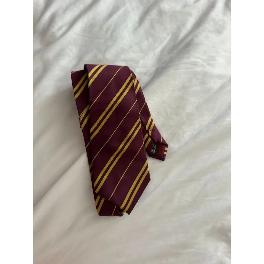 Harry Potter Universal Orlando Gryffindor 100% Silk Tie Burgundy Gold Stripe